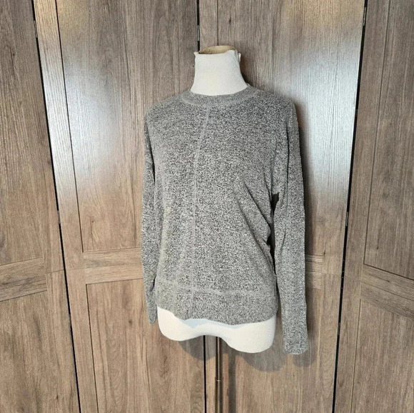 Lucky Brand women gray free fit pullover - Picture 8 of 9